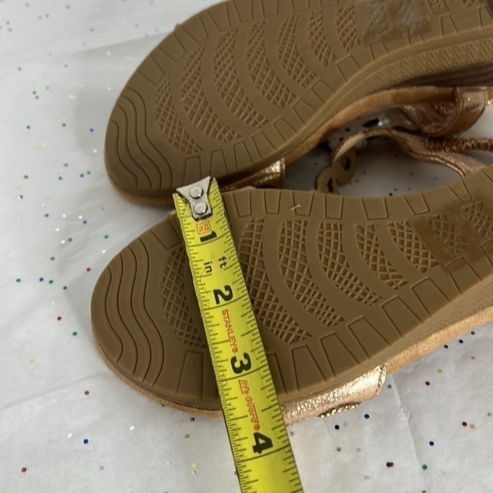 Woman’s Sandals - Picture 11 of 16